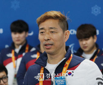 [경향포토] 각오 밝히는 평창패럴림픽 아이스하키 대표팀 주장 한민수