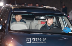 MB 논현동 집에 도착한 이재오 전의원[경향포토]