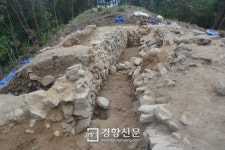 도굴로 사라진 가야시대 지배자 유물들...의령 유곡리 고분군 첫 발굴조사
