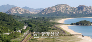 금강산 가는 대표단[경향포토]