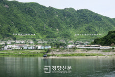 “북, 한국 다가가려면 열 발자국…중국은 한 발자국이면 돼”