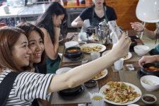 맛으로 만나는 한국, 외국인을 위한 한식 쿠킹클래스 인기 비결은…