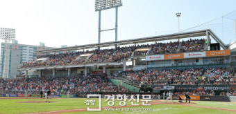 [경향포토] 한화 역대 최초 70만 관중 돌파