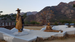 ‘48세 이황과 19세 두향이 사랑을 했다’…기려야할 서사라고?[알아보니]