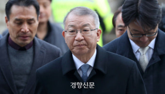 ‘구속영장심사’ 양승태·박병대 법원 출석···포토라인은 ‘패싱’
