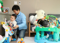 “가르쳐주지도 않았는데···딸아이 기특한 말에 깜짝깜짝 놀라죠”[키우며 자라는 아빠]