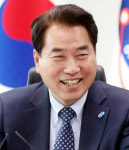 백군기 용인시장 “세계 최대 반도체 공장 삼각벨트 구축”