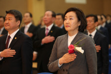 박영선 중소벤처기업부 장관 취임...‘상생과 공존’ 강조