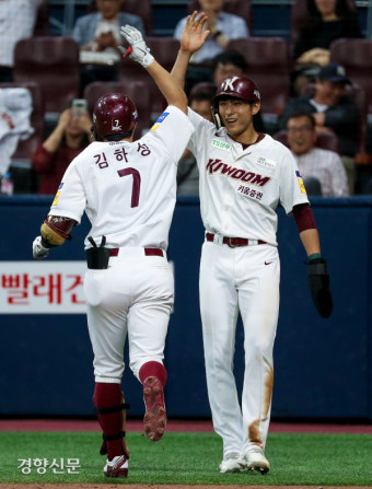 2점 홈런 김하성, 역전이다. [경향포토]