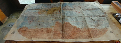 식당 벽지 뜯어보니…25년 전 도난 ‘만국전도’