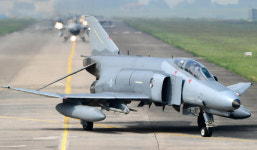 F-4 팬텀, 공군의 패러다임 바꾸고 F-35 스텔스 전투기와 ‘바통 터치’[박성진의 군 이야기]