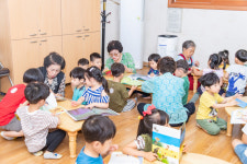 어린이 북카페, 영화관···광진구 경로당 ‘신바람 소통’[서울25]