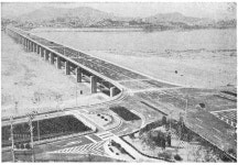 (7)몰개성의 남쪽과 이국적인 북쪽 잇는, 세계 최장의 ‘교량 분수’[손아람 작가의 다리를 걷다 떠오르는 생각]