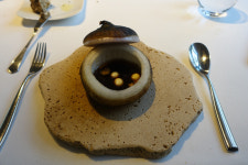 ⑩럭셔리 공간, 품격 담긴 맛에 감동…실험실 분위기, 혁신적 맛에 감격[인류학자 이민영의 미식여행]