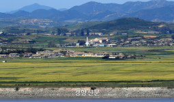 9월16일 아프니까···900일 만의 외출[경향이 찍은 오늘]