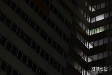 집이 끊지 못한 빈곤…영구임대 100가구의 30년[공공임대주택-구멍뚫린 복지(1)]