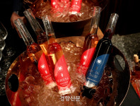 ‘속 빨간 사과’로 만든 ‘코리안 아이스와인’의 풍미··· 추사의 고향 알리는 충남 ‘예산사과와인’[김형규 기자의 한국 술도가]