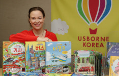 영국 1위 어린이책 출판사 ‘어스본’ 니콜라 부회장 “오래 일해온 직원들 지혜·실력 덕에 즐거움 이끌 양질 도서 낼 수 있었죠”