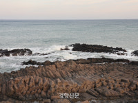 ‘파도소리길’부터 100년 역사 감포항까지··· 쓸쓸하면서도 따뜻했던 경주의 바다