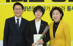 정의당 비례 1번 류호정 ‘대리게임’ 논란···민주당 황희두 비판에 류 후보 “당시 사과···돈 오가지 않아”