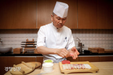 스시효 안효주 조리장 “초밥 드실 땐 미소국보다 녹차가 더 좋습니다”