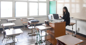 “녹화 강의 휘리릭…7교시까지 10시30분에 끝”[사상 초유 ‘온라인개학’]