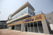 일할 때 필수적인 작업복의 세탁은…왜 노동자 몫일까[커버스토리]