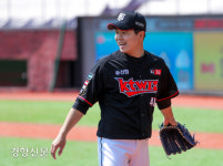 미소가 예쁜 손동현[경향포토]