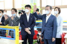 대통령 지지율 70% 돌파…3년차 지지율로는 87년 이래 최고