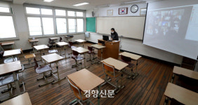 등교수업 이후 학생 5명 등 코로나19 확진···“학교 통한 2차감염은 없었다”