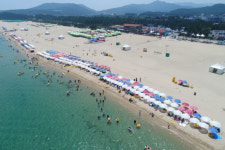 동해 망상해수욕장 야간에도 발열 검사소 운영···8월중순까지