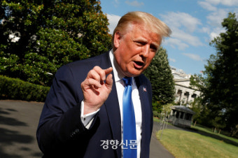 '선거 연기' 떠 봤다가 물러선 트럼프...