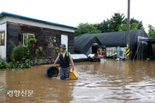 폭우로 마을이 잠긴 철원군[경향포토]