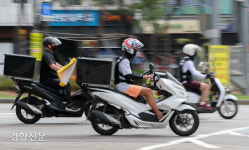 카공족, 스타벅스 대신 동네 카페로…‘맛집’에도 손님 줄어
