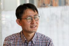 폐점 알린 ‘이음 책방’ 지킴이 조진석 “책방 없는 나라엔 희망이 없다”