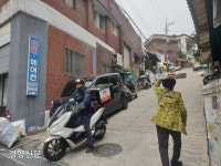 좁고 가파른 언덕 동네…“마을버스 없으면? 안 돼, 안 된다니까”[커버스토리]