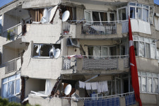 터키·그리스 강진 사망자 50여명으로 늘어