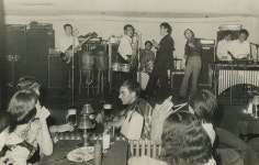 남성들의 ‘놀이 문화’와 여성들의 ‘아가씨 노동’[플랫]