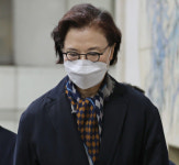 “약자에 베풀며 살라” 이명희 항소심도 집유