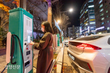 양천구, 가로등에서 전기차 충전한다…연말까지 36대 충전소 갖춰[서울25]