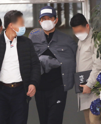 검찰, 김봉현·이종필 '도피조력자' 체포...