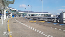 설 연휴 인천공항 이용객 하루 6429명…전년보다 97%↓