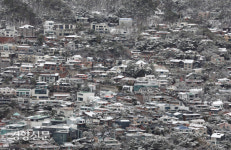 눈 내린 평창동[경향포토]