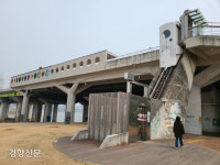 양화대교 경사형 엘리베이터 사라진다···고장 잦은 2009년 ‘한강 르네상스’ 승강기