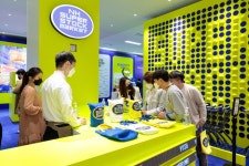 팝업 스토어 ‘NH슈퍼스톡마켓’ 열고 MZ세대 공략