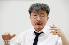 “OTT에 빛바랜 영화의 영광…이젠 ‘극장 울타리’ 벗어나야”[논설위원의 단도직입]