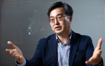 여야 모두 ‘경선 참여’ 러브콜…김동연은 “편 나누는 게 문제”