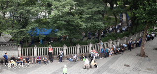 여야 ‘전 국민 재난지원금’ 소용돌이