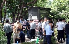 수기명부도 없는 식당·체온 안 재는 노래방…‘풀어진 거리 두기’