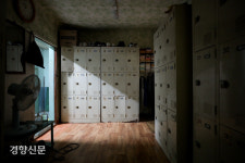 ‘20+20=60’···은둔의 헬스 고수 역기를 들며 삶의 무게를 버틴다[포토다큐]